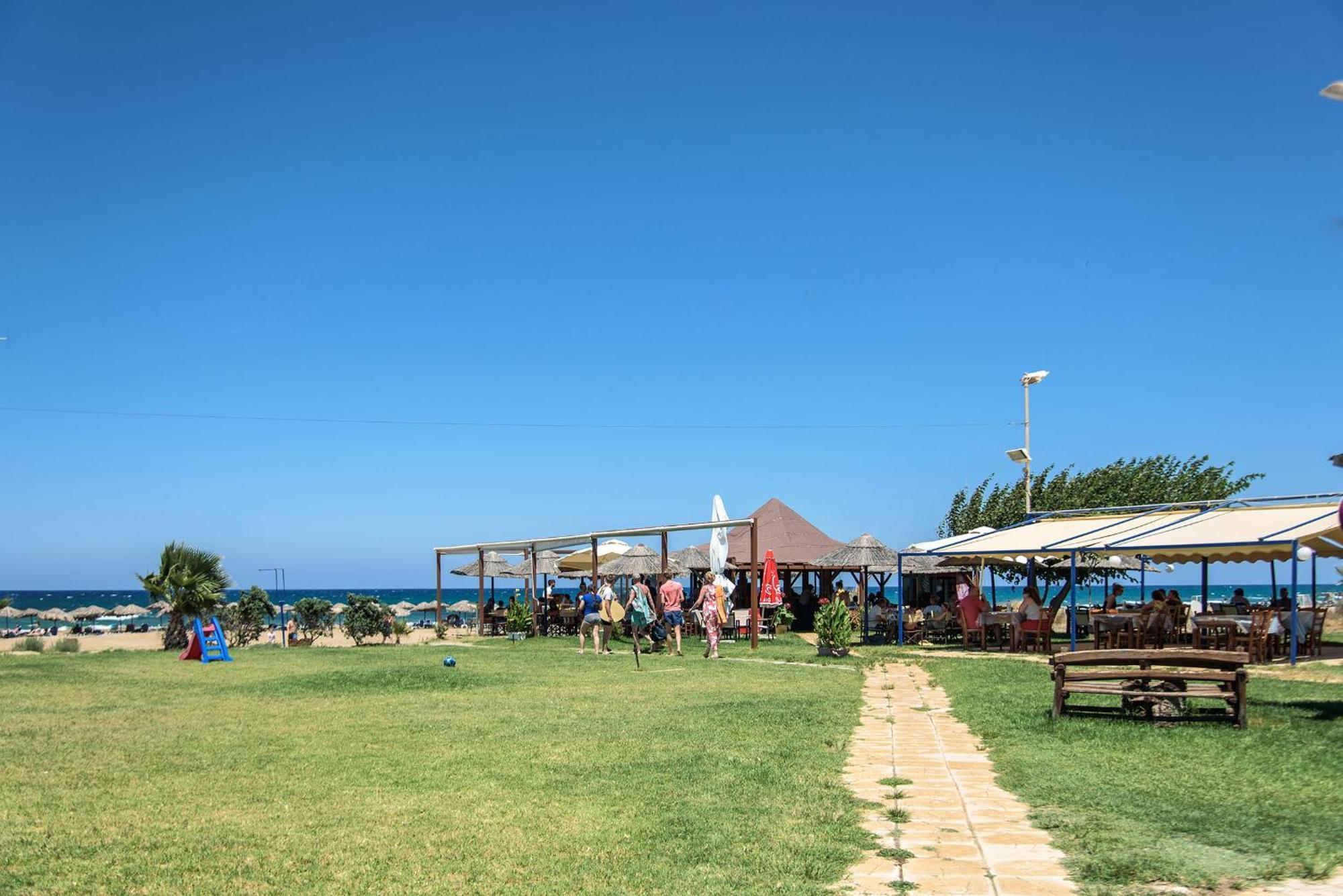 Pinelopi Beach Suites Джорджополис Екстериор снимка